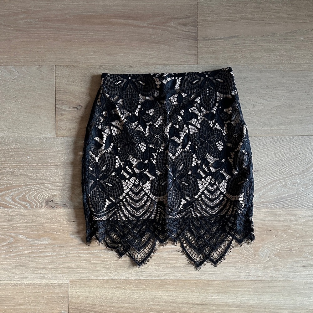 Express Lace Skirt